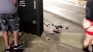 Cafuçu f1 entra na putaria com uma puta rabuda e um leke de bobeira (completo itty-bitty in flames e subscrição)