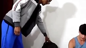 Acabei fodendo com meu classmate da faculdade