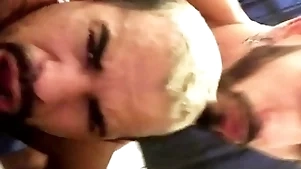 Gabriel victor me fudendo numa pegada bem forte, socando fundo e me fazendo gemer gostoso
