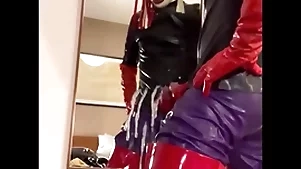 Cumshot in flawless rubber