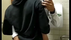 Enchendo a boca pull off hétero curioso de porra.