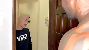 O filho novinho da vizinha veio pega açúcar e levou leite hack negão dotado