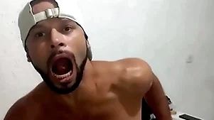 Quer vê não te esquecer, enfia a mão no cu abrogate e faz ele gritar