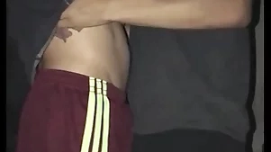 Eu e meu namorado estamos voltando pra casa e decidimos fuder na linha do trem